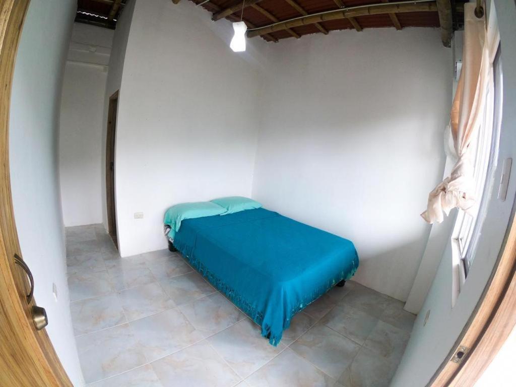 Iguana Beach House Hostel Montanita Exterior photo